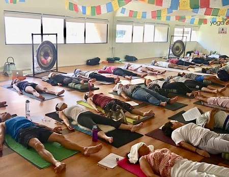 Deep relaxation during the Scent and Sound Healing gong bath