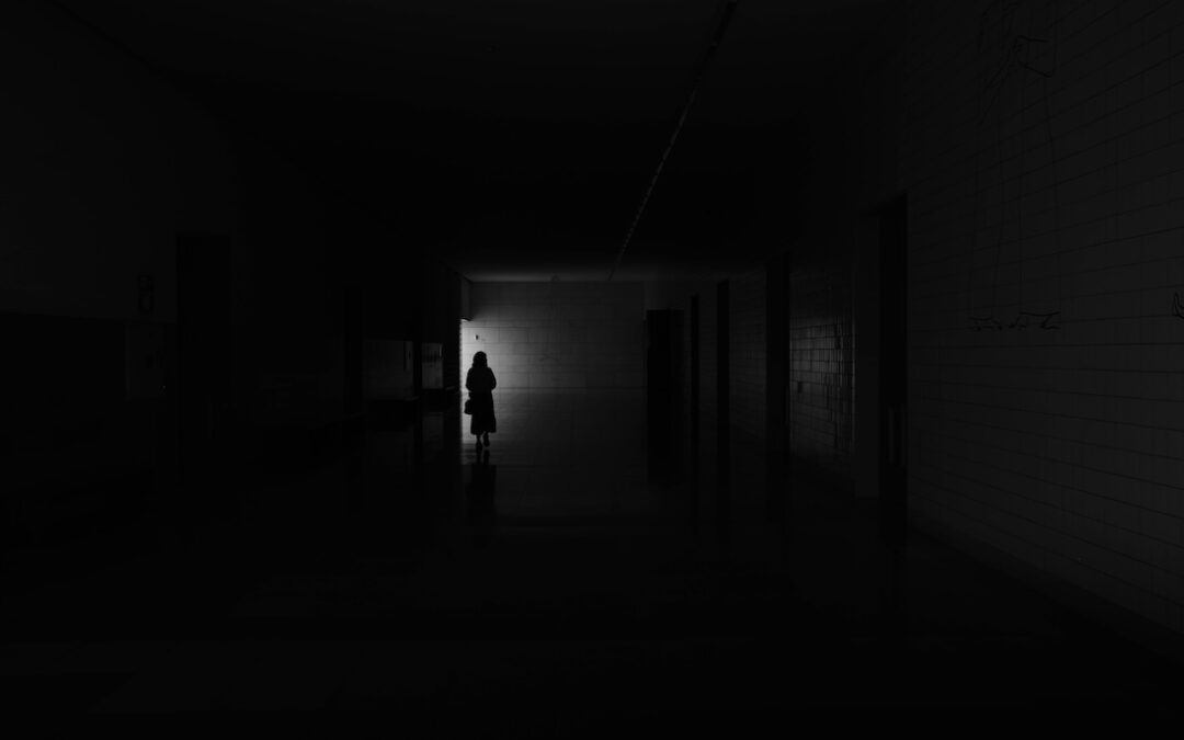 Centering Oneself in Total Darkness